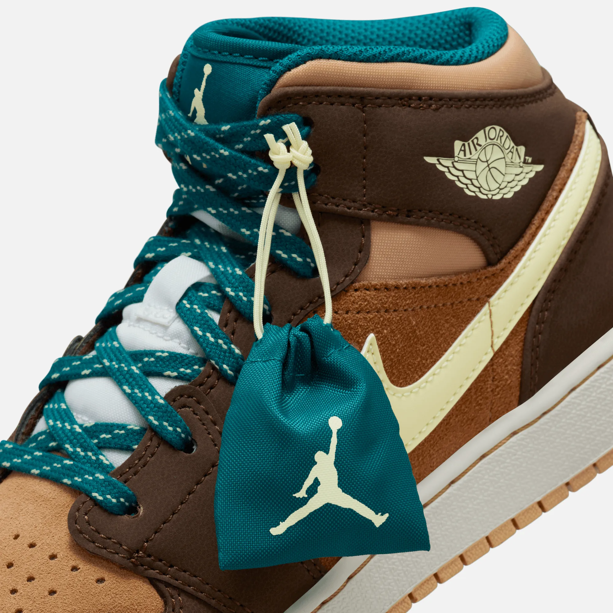 Air Jordan 1 Mid SE Cacao Wow (GS)