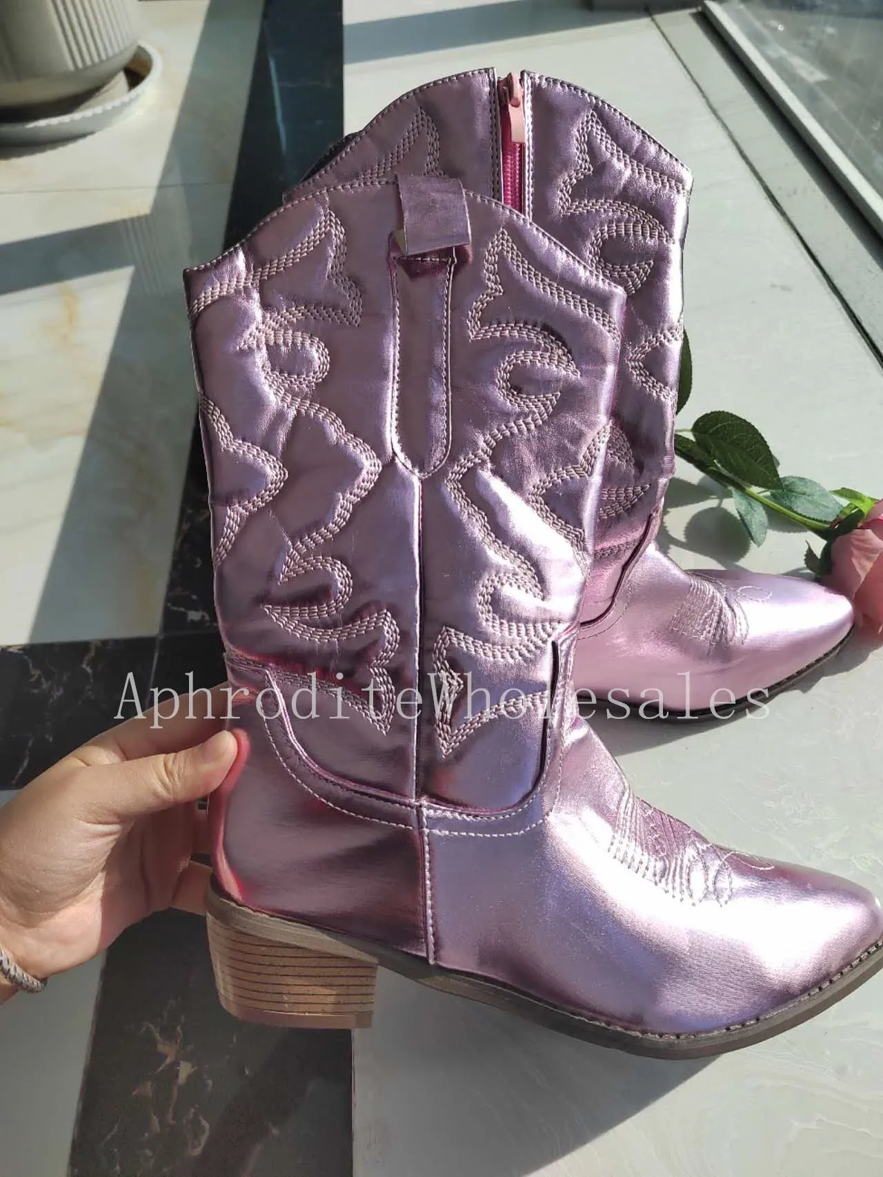 fashionable embroidered boots HPSD244