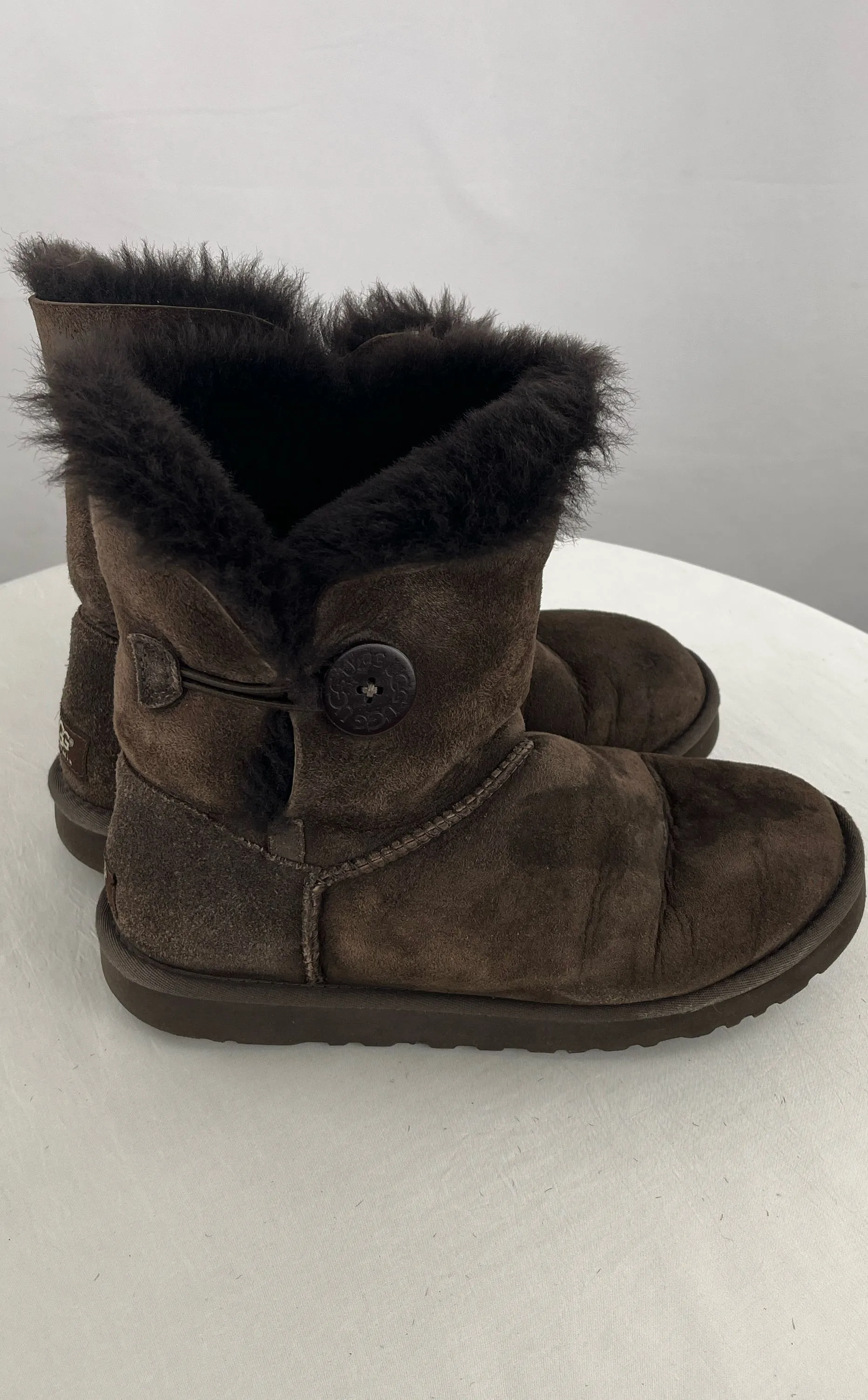 UGG Australia #5803 Bailey Button Brown Sheepskin Boots Women Size 8