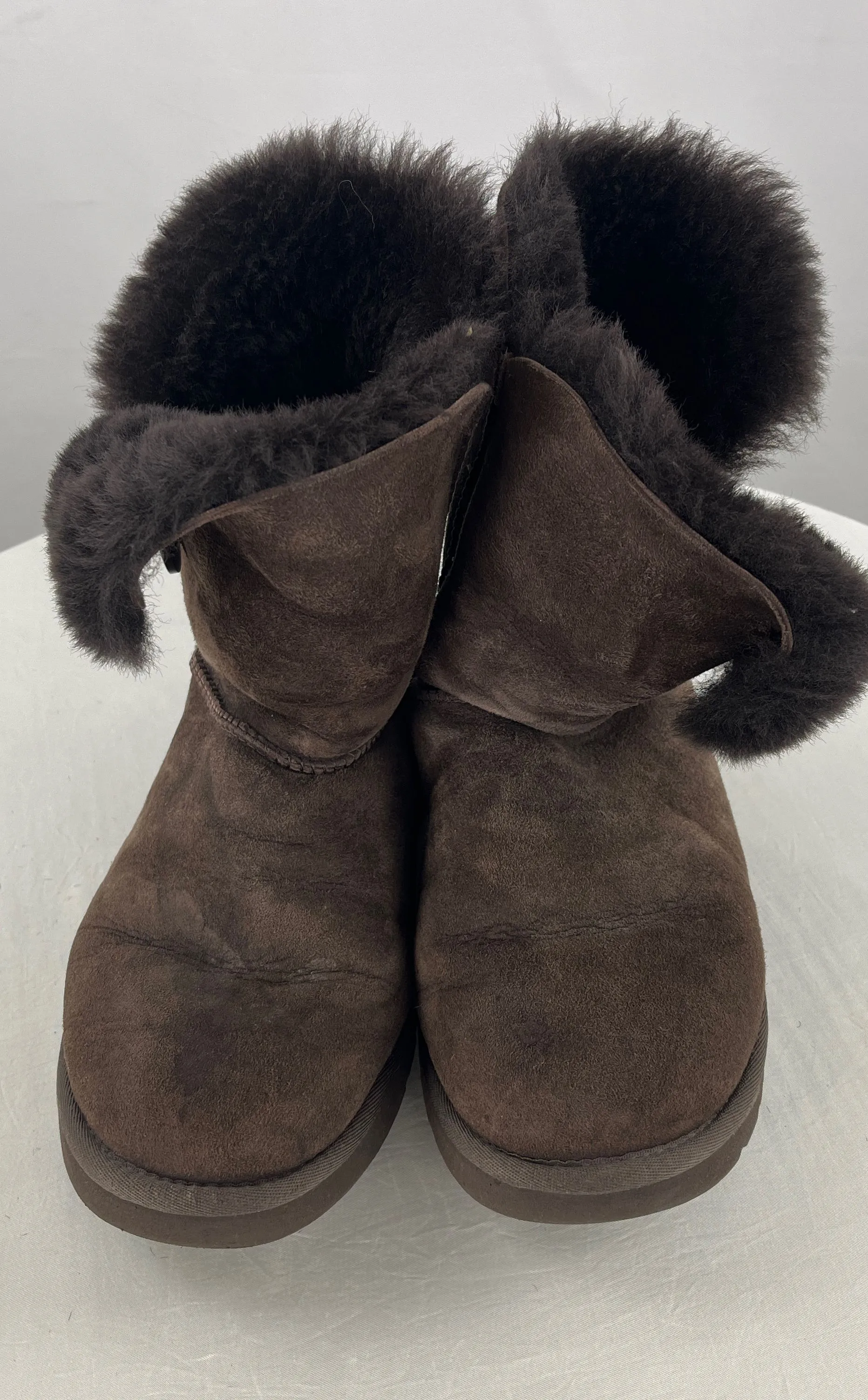 UGG Australia #5803 Bailey Button Brown Sheepskin Boots Women Size 8